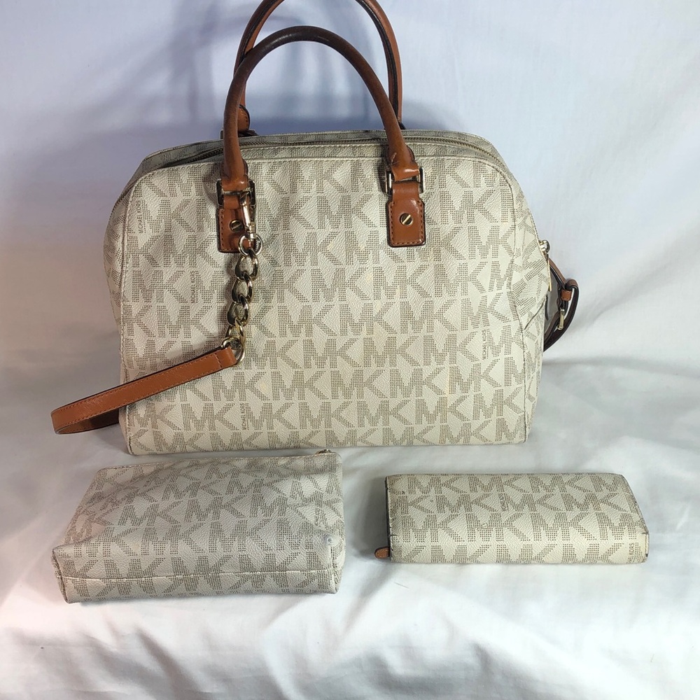 Vintage Michael Kors Cream and Tan Jet Set 3-Piece Travel Set - Picture 3 of 6
